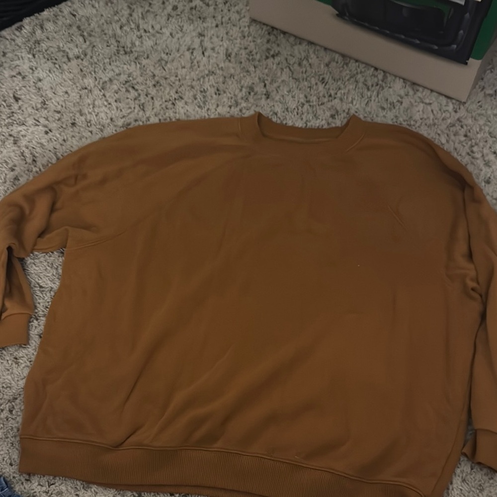 Women’s rust sweatshirt